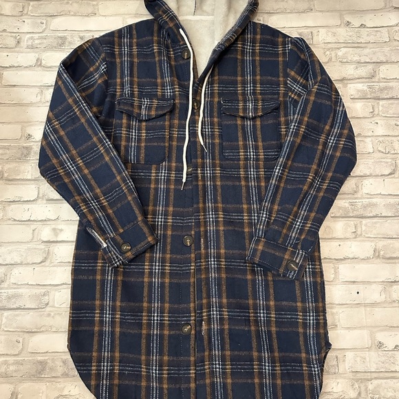 Helix Shacket Navy and Tan Plaid Hooded Jacket - Picture 3 of 5